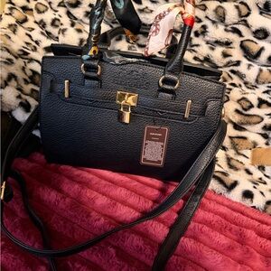 Elegant Black‎ Handbag